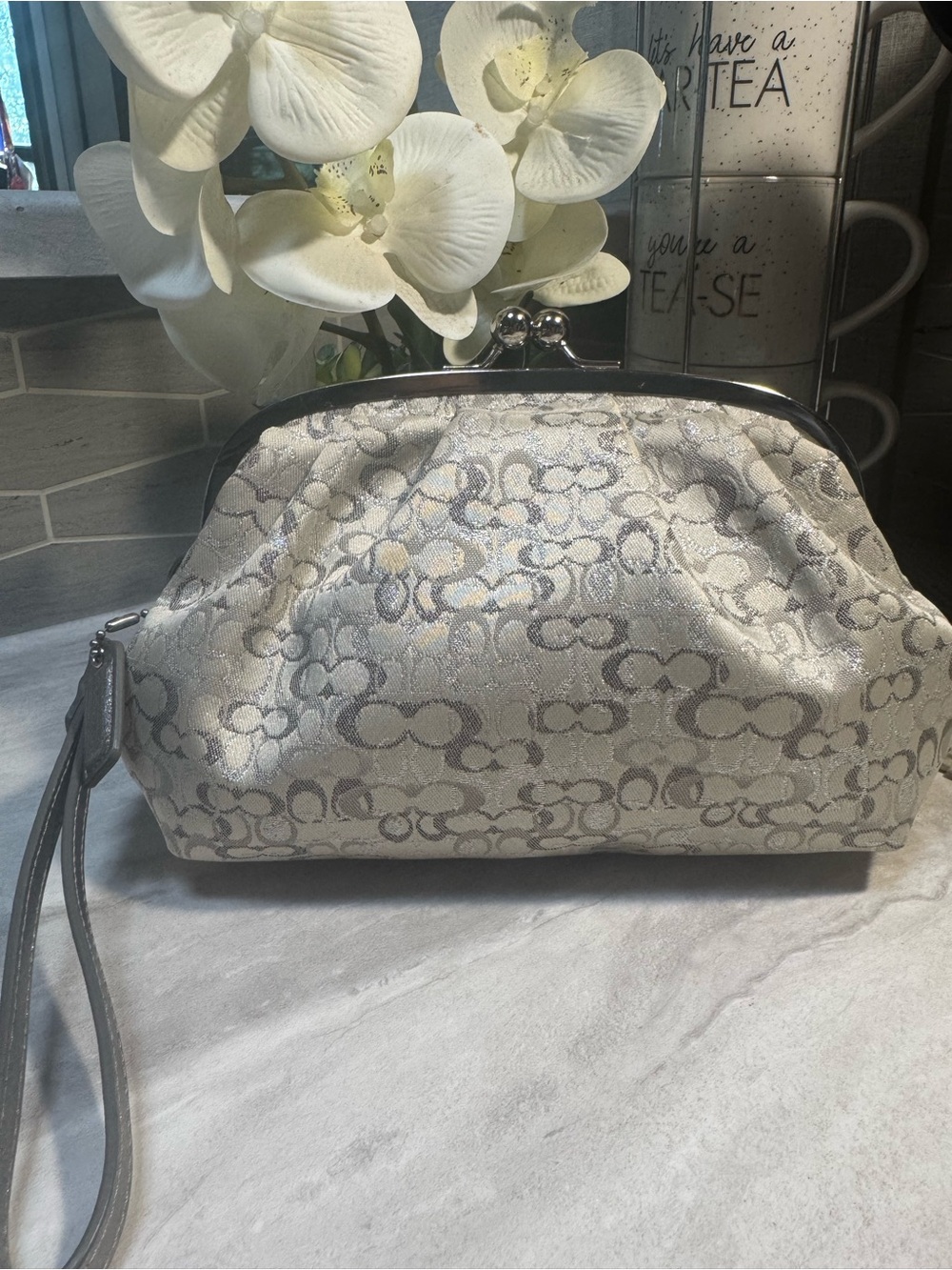 EUC Vintage Coach KISS LOCK Metallic Silver Signature Logo Large Clutch Wristlet